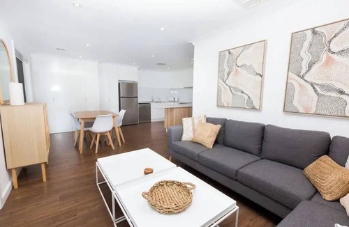 Wagga Wagga House | It’s not often you’ll find such a gem located within Wagga CBD!
