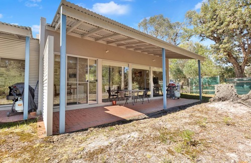 Forge Creek House | Ivanhoe - Waterfront Retreat: Secluded lodges perfect for nature lovers