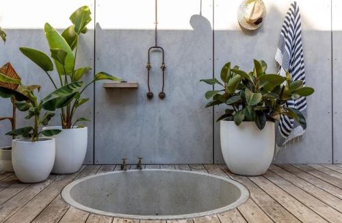 Rye House | Ivy Tyrone -Gas heated Pool Stunning renovation