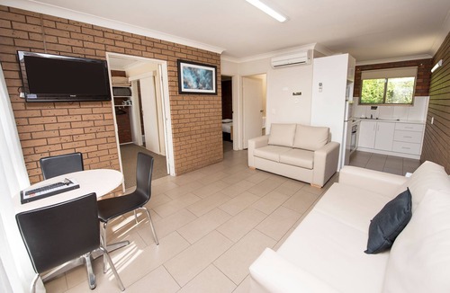 Swan Hill Hotel | Jacaranda Motel & Holiday Units