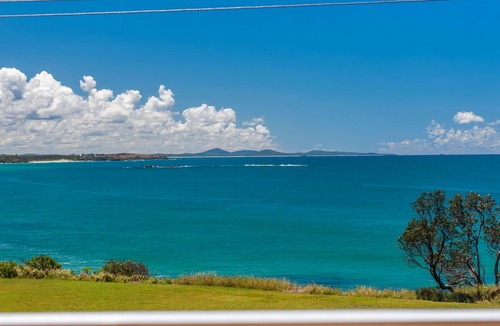 Woolgoolga Apartment | Jambi Ocean View - oceanfront Woolgoolga