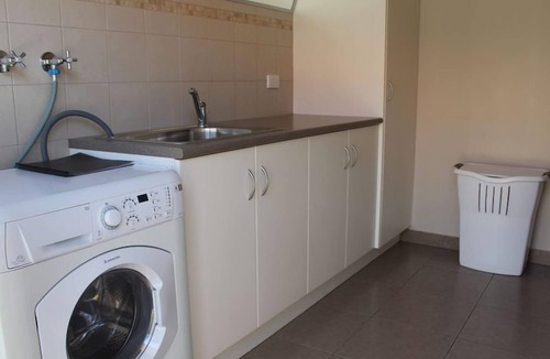 Swan Hill House | Jana Manor 3 Townhouse Swan Hill