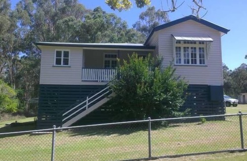 Jimna House | Jimna "The Old School" Holiday House