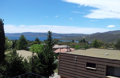 Jindabyne Apartment | Jindabyne apartment sleeps 8 with great lake views