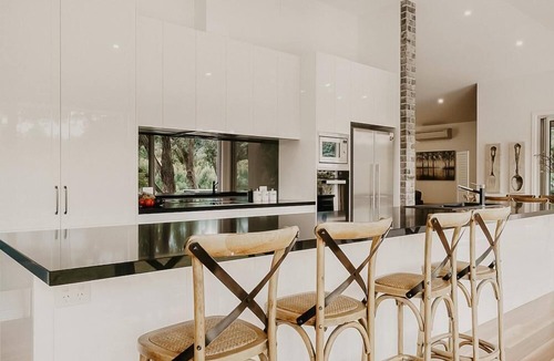 Red Hill House | Joie de Vivre - Get amongst the VINES