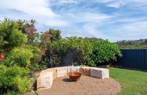 Kiama Downs House | Jones Waterfront Beach Escape - Ideal for families and groups with direct beach access