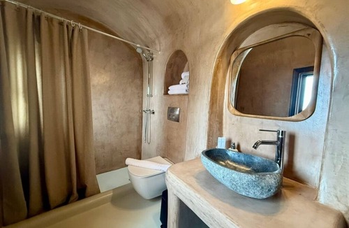 Oia Hotel | Junior Cave House with Shared Garden and Plunge Pool