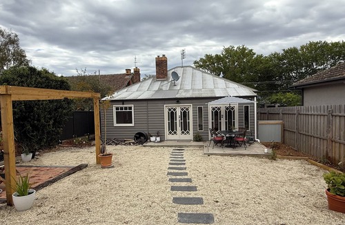 Lake Wendouree House | Just off the beautiful Lake Wendouree, fully fenced, dog friendly, air cond