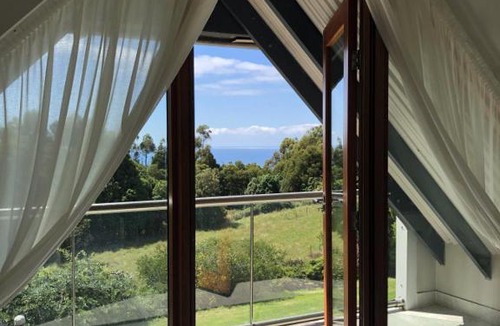 Apollo Bay House | Kahmahnee - Apollo Bay dog friendly retreat
