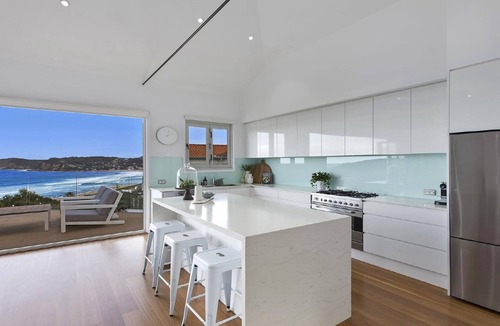 North Avoca House | KAILANI - OVERLOOKING CAPE THREE POINTS AND NORTH AVOCA BEACH