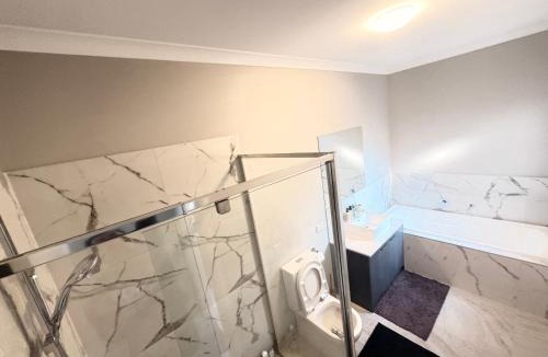Clyde North House | Kal's B&B