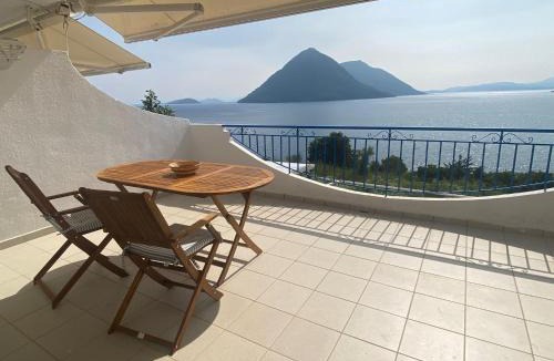 Paliovarka Apartment | Kalamos Bay View
