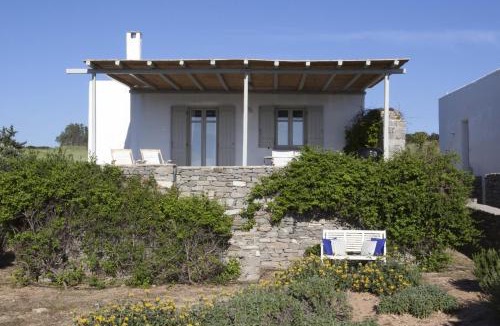 Santa Maria Villa | Kallisti Daphne · Gorgeous Villa - an oasis for 8 people