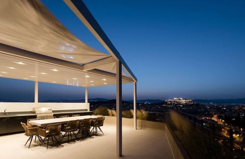 Kinosargous Apartment | Kalypso, Urban APT w/Unique Views of Acropolis!
