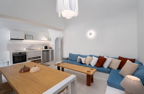 Oia House | Kalyva, 2 bedroom House in Oia