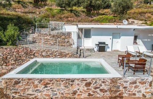 Livadia House | Kampos View - Quiet House at the end of the Road, private pool