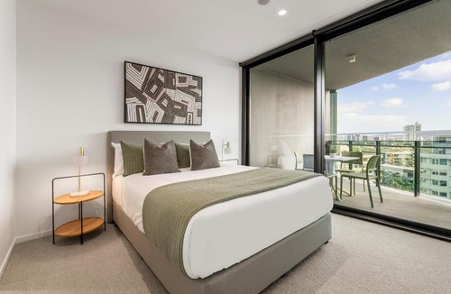 Kangaroo Point Apartment | Kangaroo Point Apartment by Urban Rest