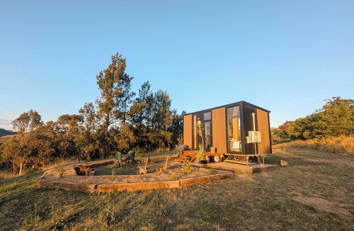 Kanimbla House | Kanimbla Sunsets by Tiny Away