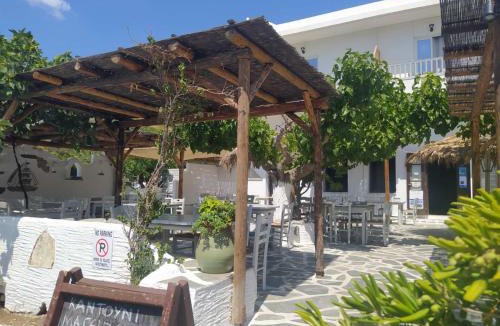Mpatsi House | Kantouni Guest House by the sea