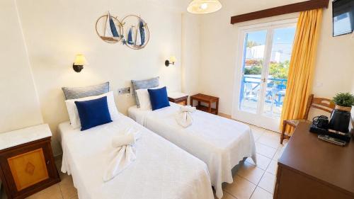 Kamari Hotel | Karidis Hotel