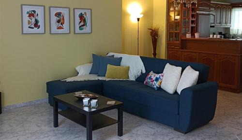 Gefira Mpania Apartment | Kelly's penthouse