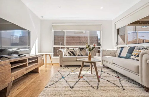 Kellyville House | Kellyvile/5室别墅/免费停车/近购物中心/聚会派对/带后院