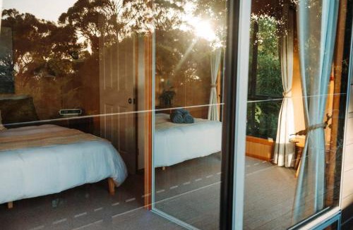 White Beach House | Kelp Cabin intimate, calm and restful
