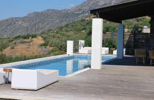 Livadia Villa | Keramoti Villas - Villa Aphrodite - Affordable luxury - Peace and Tranquility