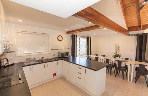 Jindabyne House | Kestrels Rest 116 Gippsland Street