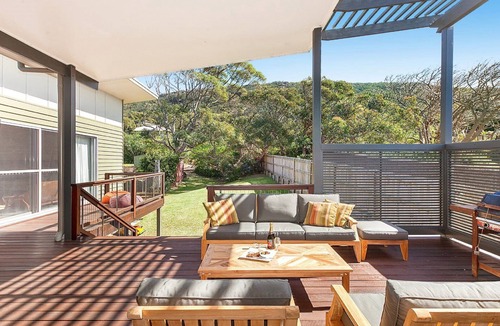 Killcare House | Killcare Beach Abode - Right opposite the beach with a beach and bush outlook
