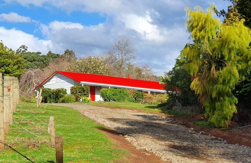 Gladysdale House | "KiNam Vinea" - A Farm Stay in the Yarra Valley