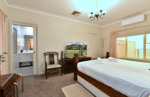 Pokolbin Apartment | King 2 - close proximity to Bimbadgen and Hope Estate concerts
