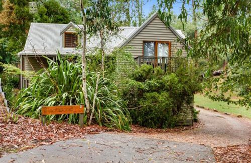 Sawmill Settlement House | King Parrot Retreat