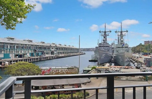 Woolloomooloo Apartment | King Size Studio With Water View, Walk To The City