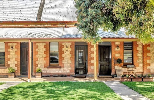 North Adelaide Apartment | Kingston Mews A Perfect Parkside Family Sanctuary