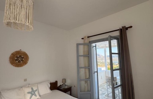 Parikia Apartment | Kirki Rooms on the Hill