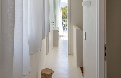 Tripiti House | KLIMA BAY Beachfront Boutique Houses (Turquoise)