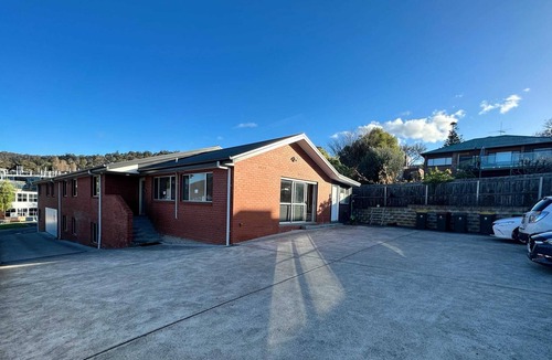 Sandy Bay Apartment | Knowledge Lodge, cozy studio apartment 11