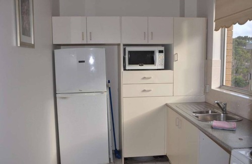 Kogarah Apartment | Kogarah Top Floor 2 Bedroom Apartment with Balcony