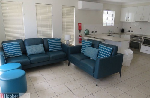 South West Rocks House | KOKO'S - THREE BEDROOMS, SPA BATH, MODERN