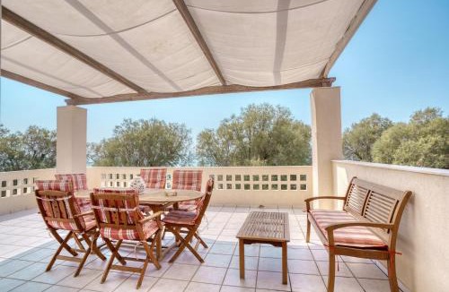 Mastichochoria Apartment | Komi Beachfront Residence