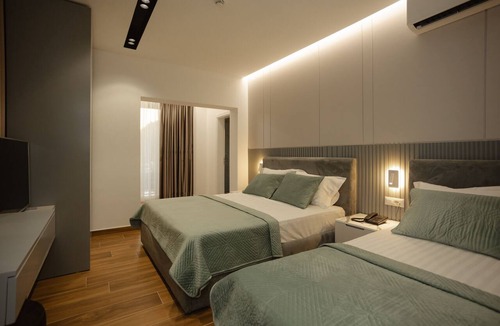 Velipoje Hotel | Kompleksi Royal