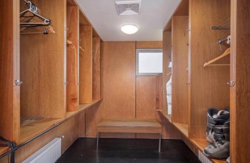 Perisher Valley Cabin | Kooloora Lodge