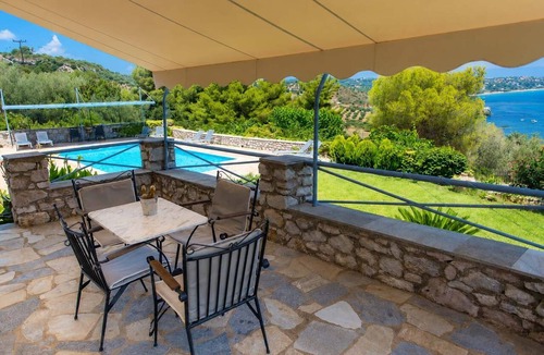 Pylos-Nestoras Apartment | Koroni Akrita Charm, Schiza Poolside & Garden Nest