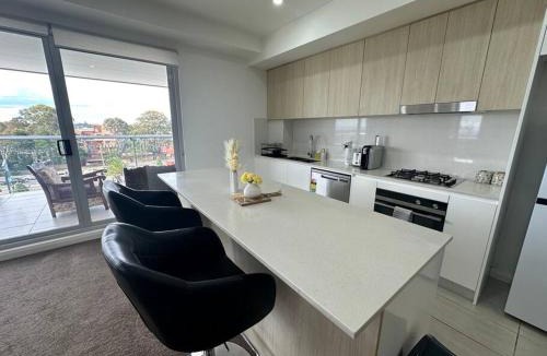 Blacktown Apartment | KozyGuru/Blacktown/3 Bedroom APT/NBL005