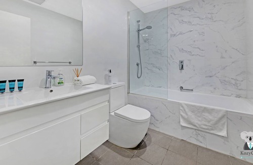 Penrith Apartment | KOZYGURU PENRITH 3 BED APT FREE PARKING
