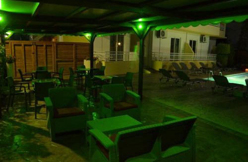 Petaloudes Apartment | Kremasti Memories