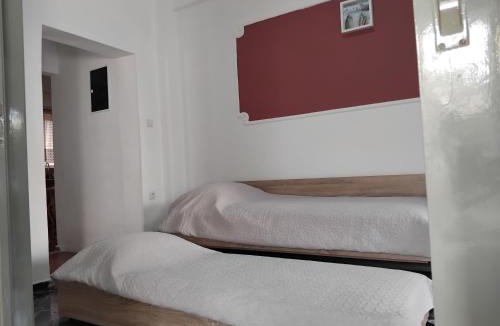 Kos Town Apartment | Kuburno House - Spacious - close to the beach apartment