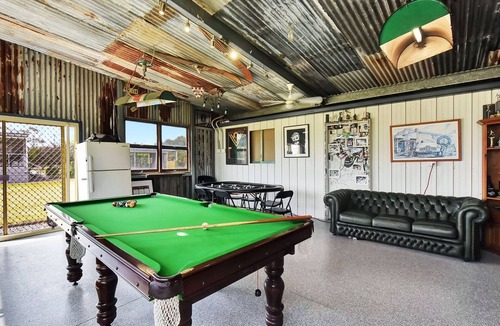 Broke House | Kulang Retreat in charming Broke with Large Swim Spa and games room suits up to 14 guests