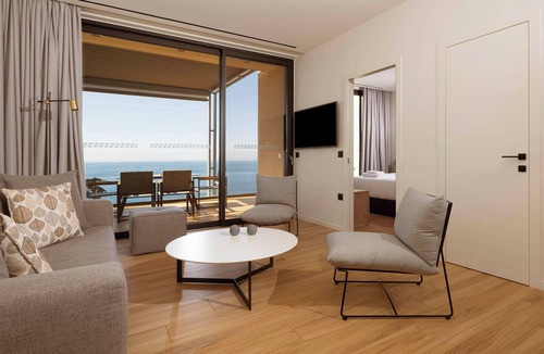 Lefktron Hotel | KYMA Deluxe Two Bedroom Suite, Mani Suites
